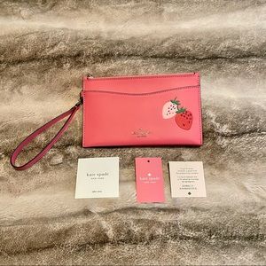 NWT 🍓 Kate Spade picnic in the park pink wristlet